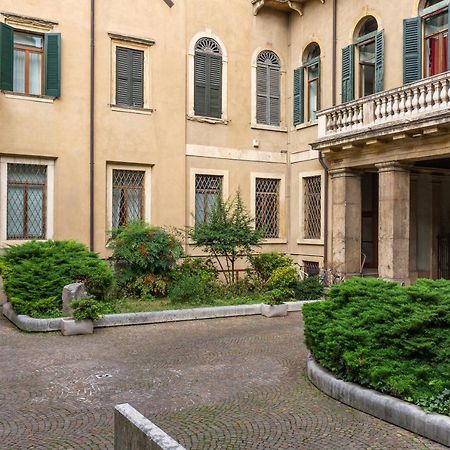 Antica Residenza Adua Apartment Verona Luaran gambar
